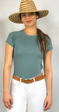 Load image into Gallery viewer, Seamless tee with beautiful stitch detail on the short sleeve, center back, and side seam placement, all ergonomically laid out to flatter the body.