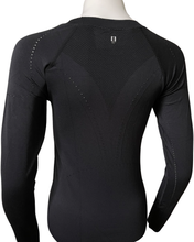 Load image into Gallery viewer, 70° Signature Seamless UPF 50+ Long Sleeve Tee in Classic Black
