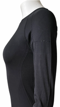 Load image into Gallery viewer, 70° Signature Seamless UPF 50+ Long Sleeve Tee in Classic Black